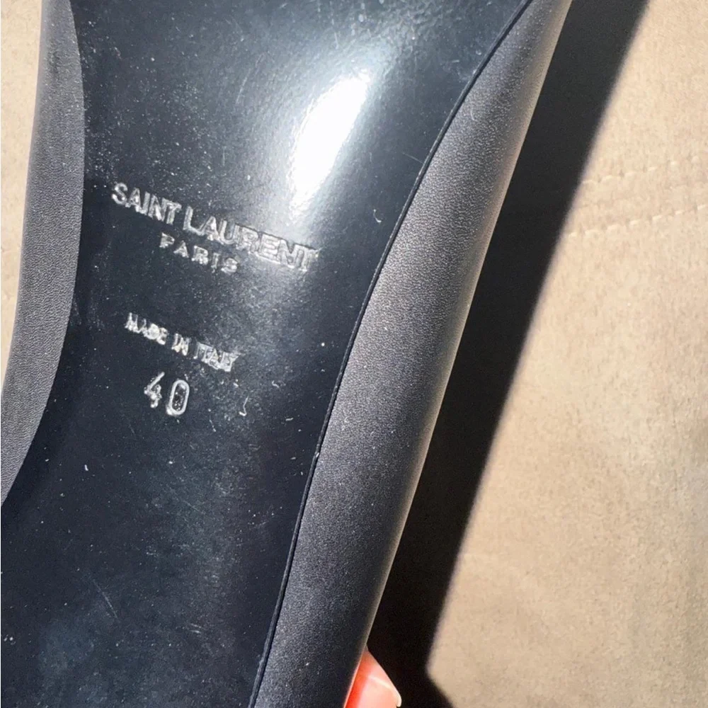 Saint Laurent Black Leather Pointed-Toe Pumps - Picture 6 of 6